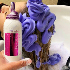 girl using No yellow Foam Conditioner